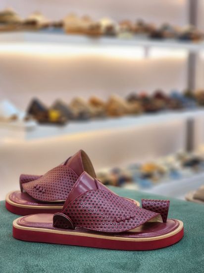 صورة شرقي اكس مطرز